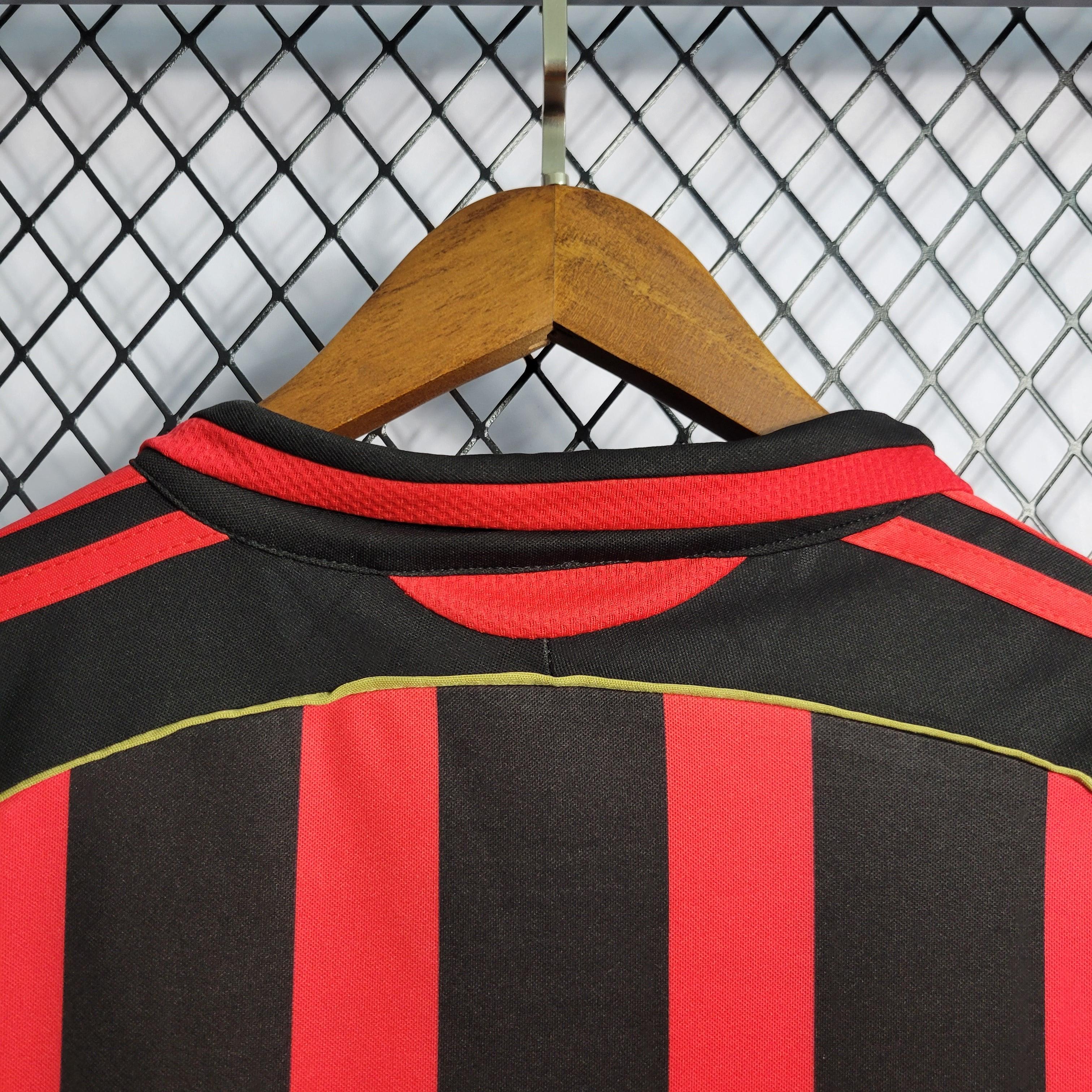 Camisa Milan Home 06/07 Retrô - Vermelha e Preta | Torcedor